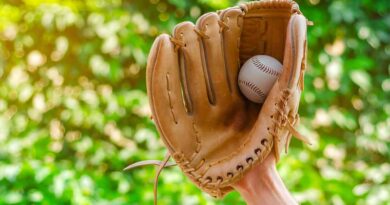 Best Baseball Gloves for Big Hands