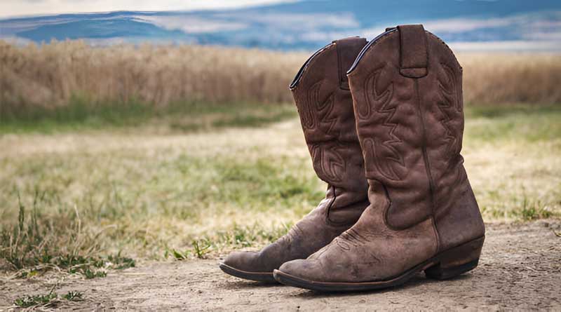 Best Cowboy Boots for Flat Feet