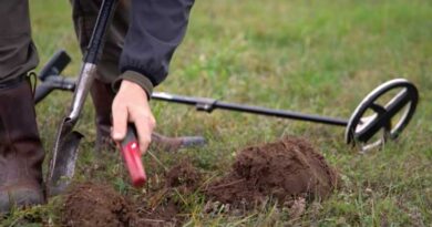 Best Digging Tools For Metal Detecting