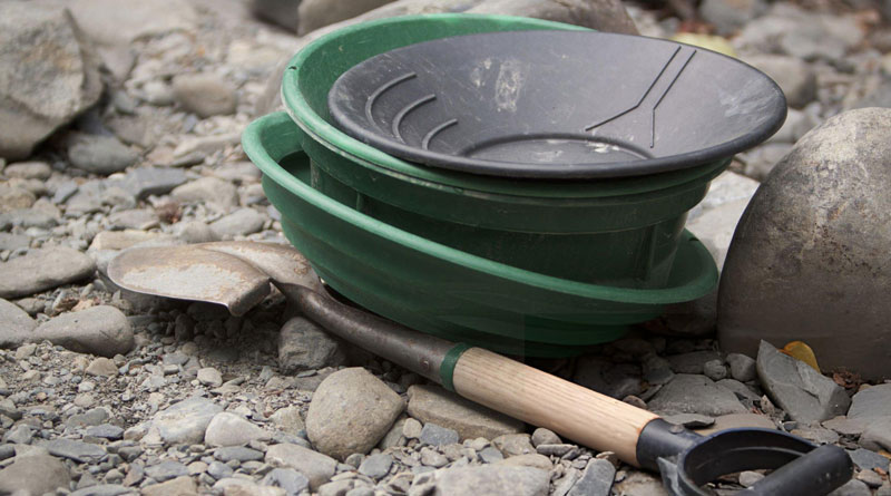 Best Gold Panning Kits For Beginners