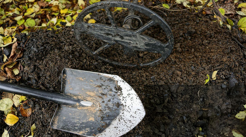 Best Metal Detecting Trowels