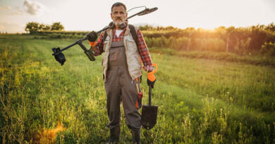 Best Shovels For Metal Detecting